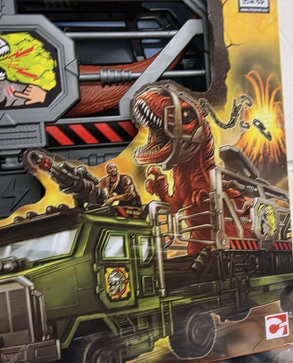 Dino Valley Light & Sounds Ultimate Convoy Playset