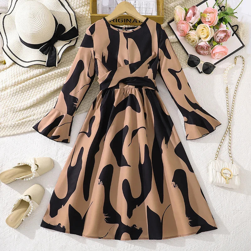 Elegant Printed Dress for Girls 8-12 Years Old with Flared Sleeves Elastic