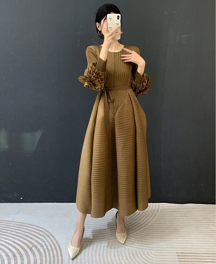 LANMREM Tie Flower Lantern Sleeve Pleated Women's Dress 2026 Spring New Lace Up Waist Design Round Collar Elastic Cloth 2DB6619
