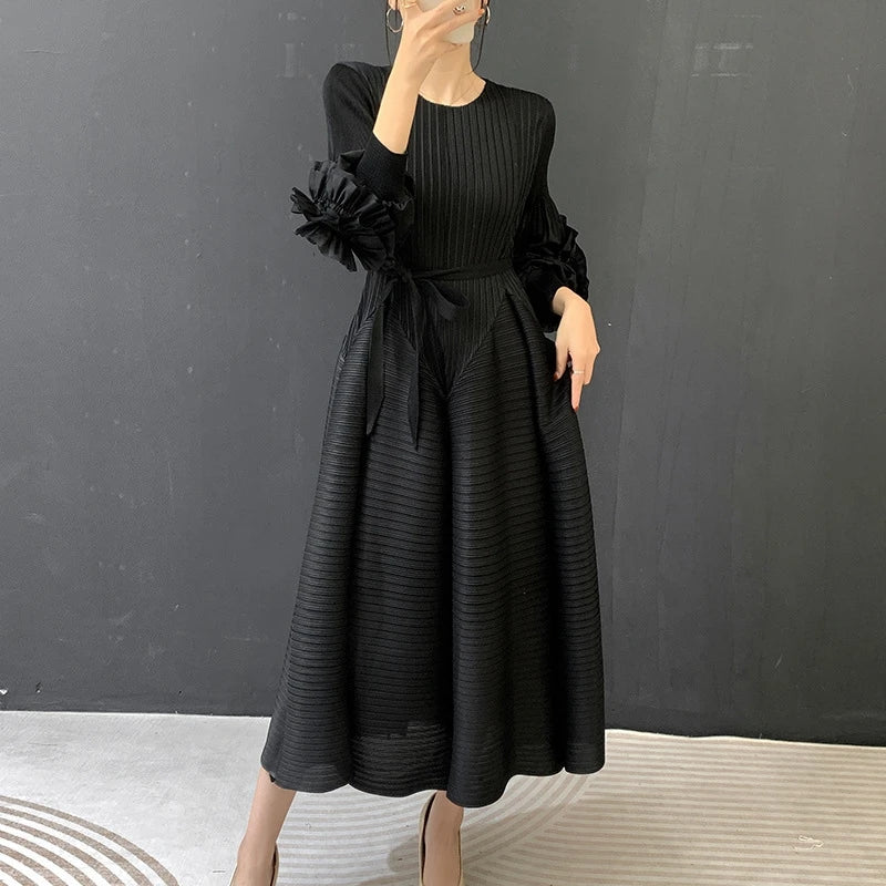 LANMREM Tie Flower Lantern Sleeve Pleated Women's Dress 2026 Spring New Lace Up Waist Design Round Collar Elastic Cloth 2DB6619