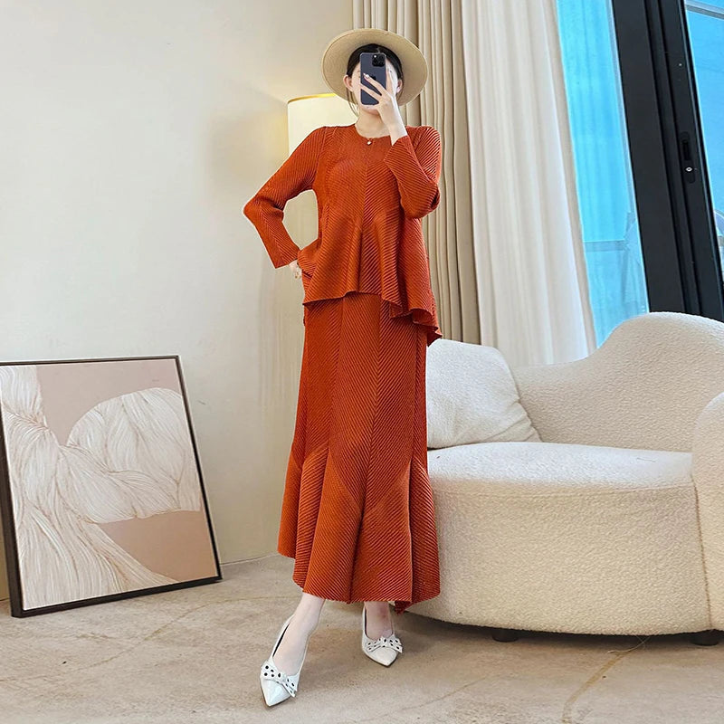 LANMREM Niche New Pleated Women's Two Pieces Set Round Collar Long Sleeve Irregular Patchwork T-shirt And Fishtail Skirt 2DB5114