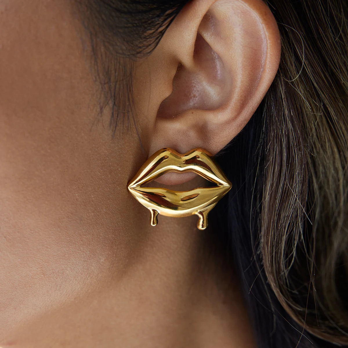 Zora Sweet And Romantic 18K Gold Color Plated Liquid Melted Lip Earrings Hypoallergenic Waterproof Stainless Steel Women Jewelry
