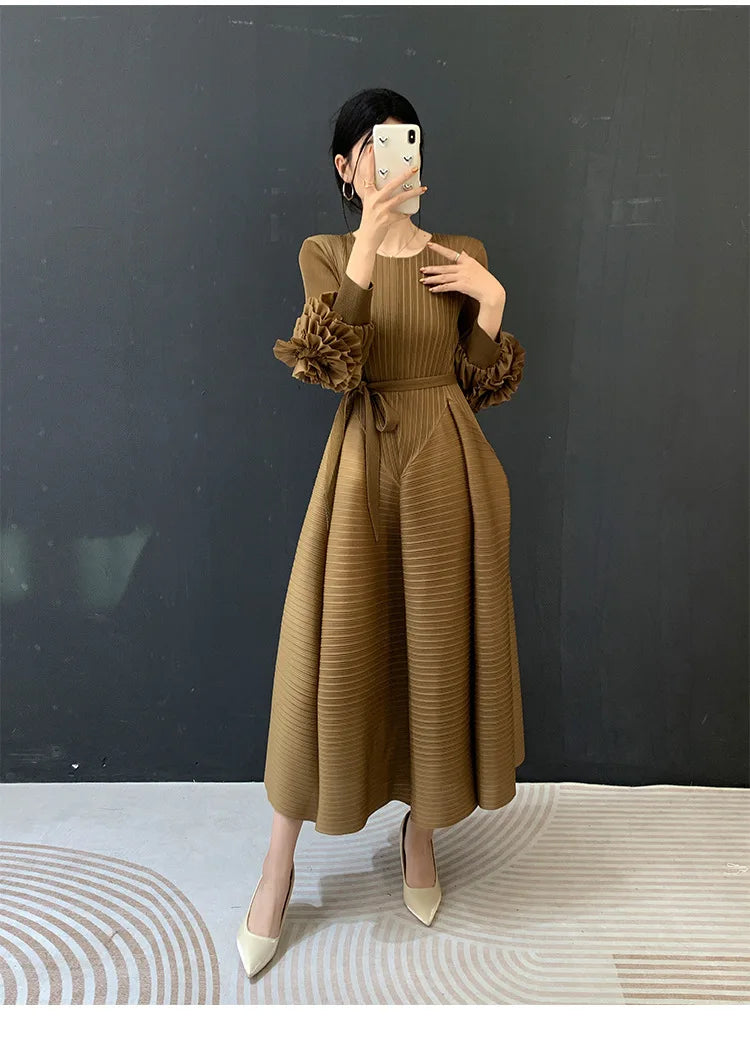 LANMREM Tie Flower Lantern Sleeve Pleated Women's Dress 2026 Spring New Lace Up Waist Design Round Collar Elastic Cloth 2DB6619