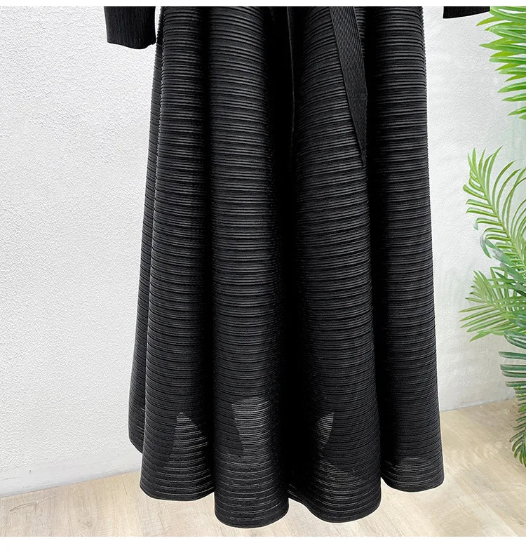 LANMREM Tie Flower Lantern Sleeve Pleated Women's Dress 2026 Spring New Lace Up Waist Design Round Collar Elastic Cloth 2DB6619
