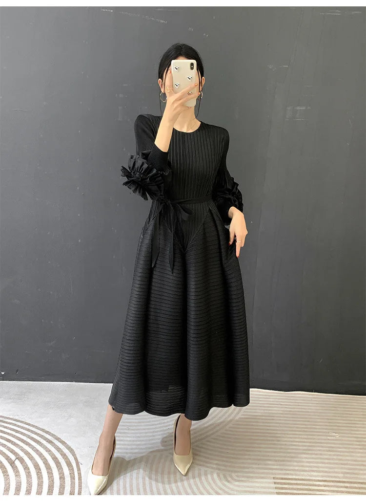 LANMREM Tie Flower Lantern Sleeve Pleated Women's Dress 2026 Spring New Lace Up Waist Design Round Collar Elastic Cloth 2DB6619