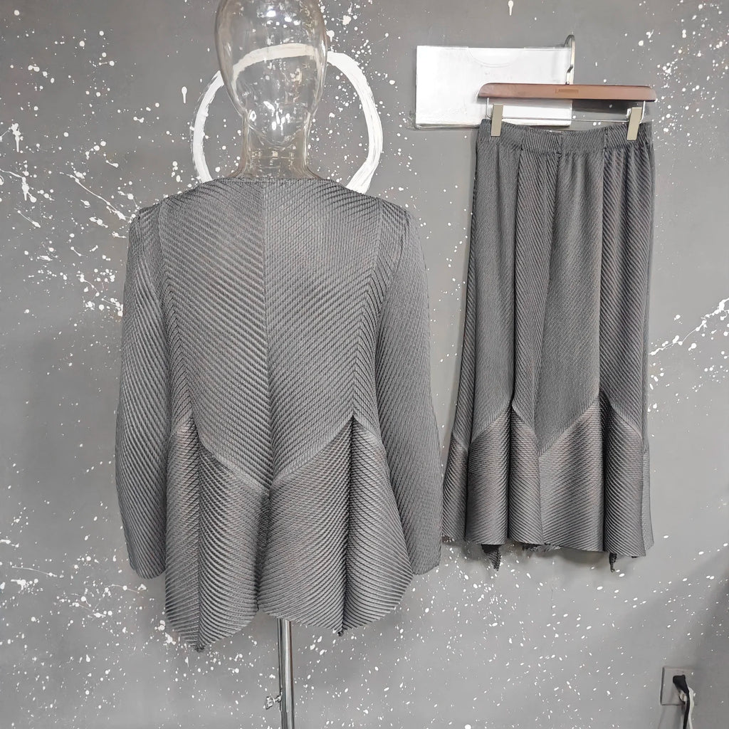 LANMREM Niche New Pleated Women's Two Pieces Set Round Collar Long Sleeve Irregular Patchwork T-shirt And Fishtail Skirt 2DB5114
