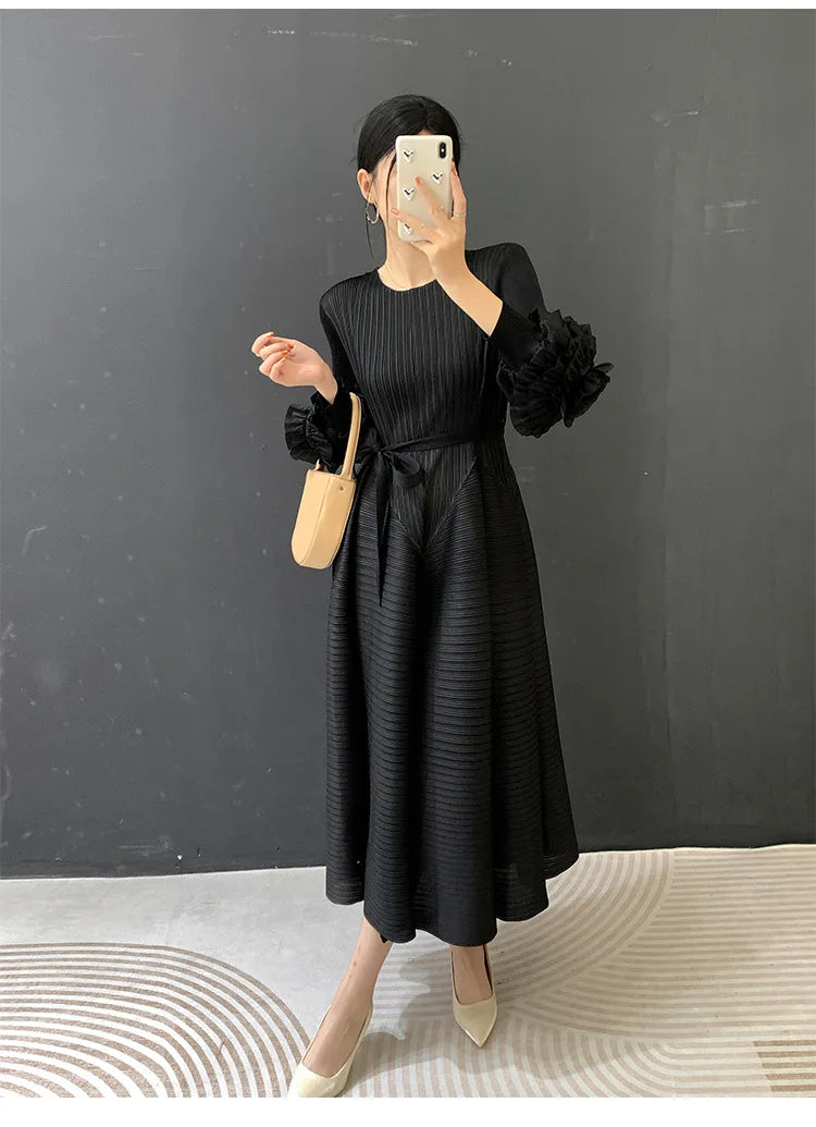LANMREM Tie Flower Lantern Sleeve Pleated Women's Dress 2026 Spring New Lace Up Waist Design Round Collar Elastic Cloth 2DB6619