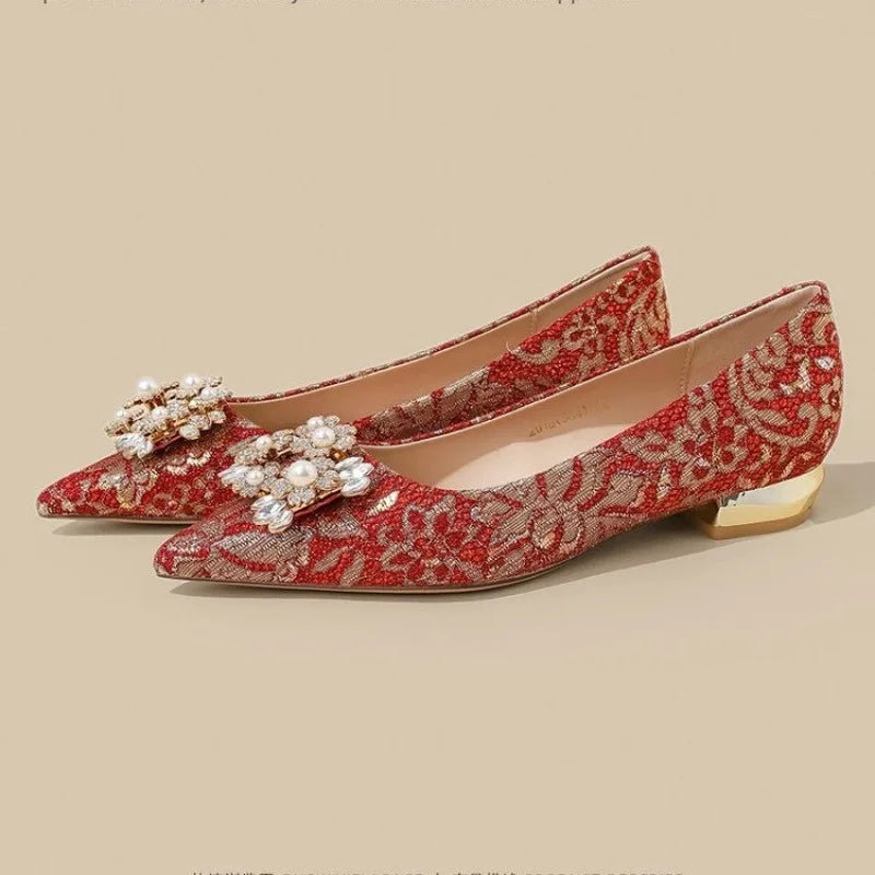 New Fashion Metal Decoration Pointed Shallow Mouth Women's Pumps Sexy Elegant Banquet Wedding High Heels Bridal Shoes