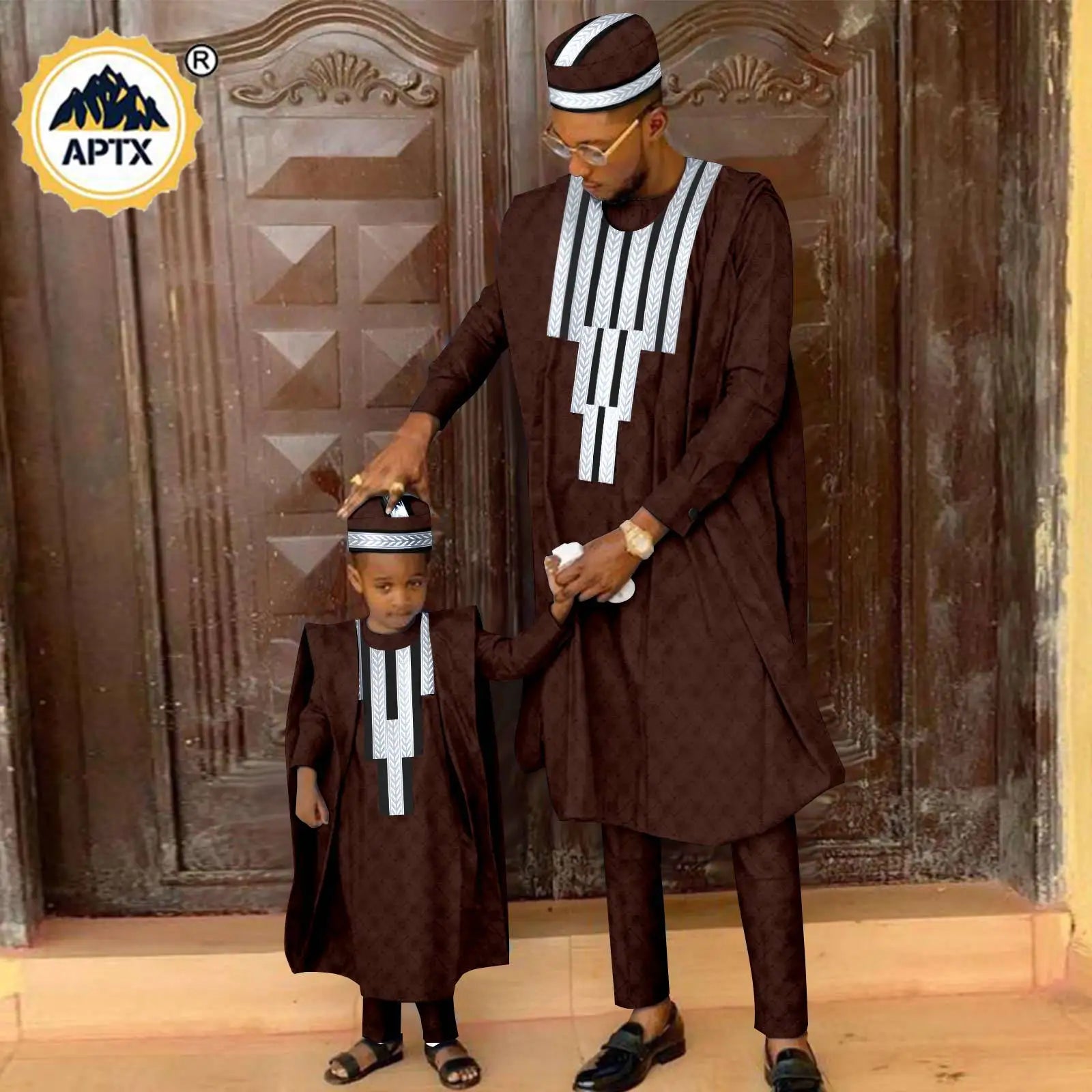 Tenue assortie africaine pour la famille en Bazin Riche, ensembles musulmans, vêtements Dashiki père et fils, robe Agbada, chemise et pantalon, chapeau Y23F001