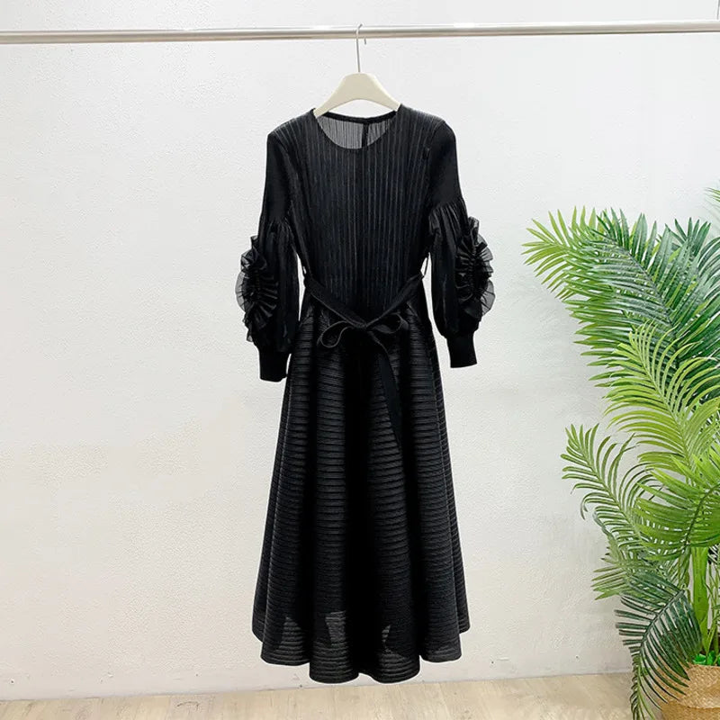 LANMREM Tie Flower Lantern Sleeve Pleated Women's Dress 2026 Spring New Lace Up Waist Design Round Collar Elastic Cloth 2DB6619