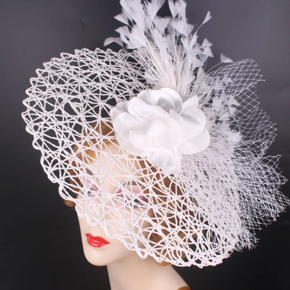 Serre-tête bibi floral – Chapeau pillbox de mariée et de cérémonie