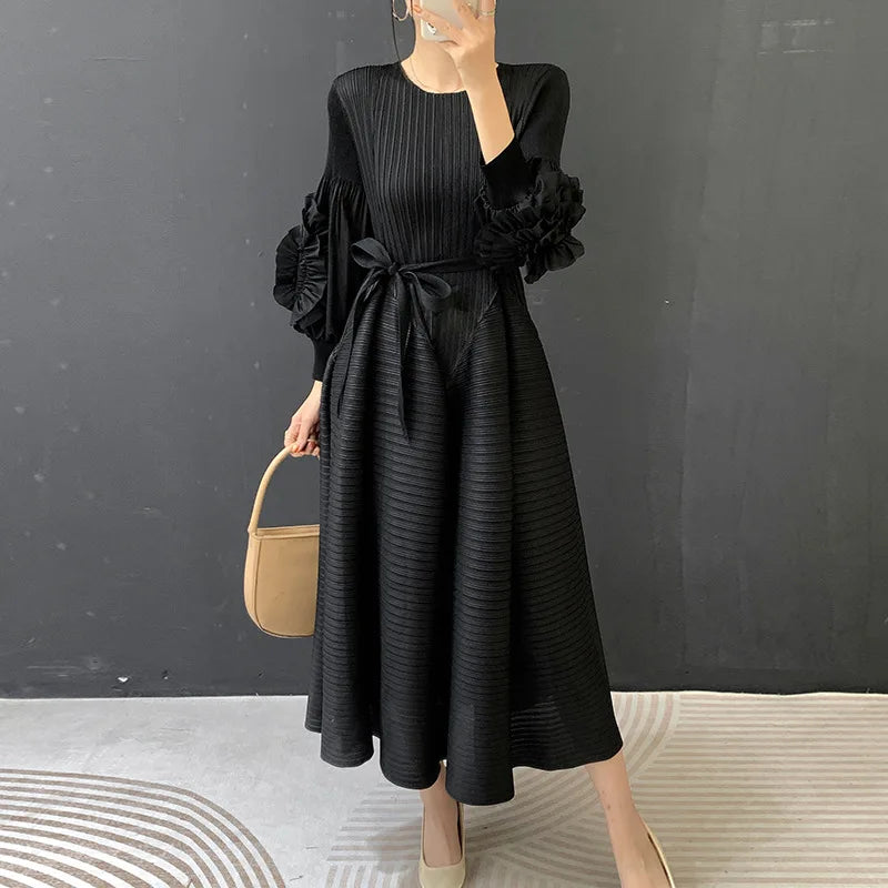 LANMREM Tie Flower Lantern Sleeve Pleated Women's Dress 2026 Spring New Lace Up Waist Design Round Collar Elastic Cloth 2DB6619