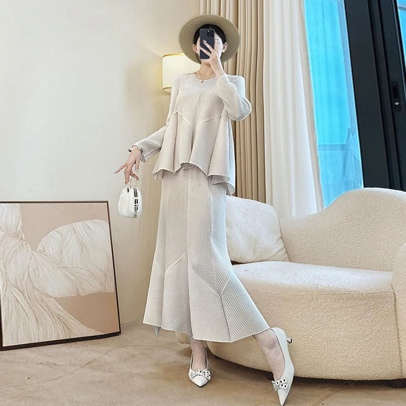 LANMREM Niche New Pleated Women's Two Pieces Set Round Collar Long Sleeve Irregular Patchwork T-shirt And Fishtail Skirt 2DB5114