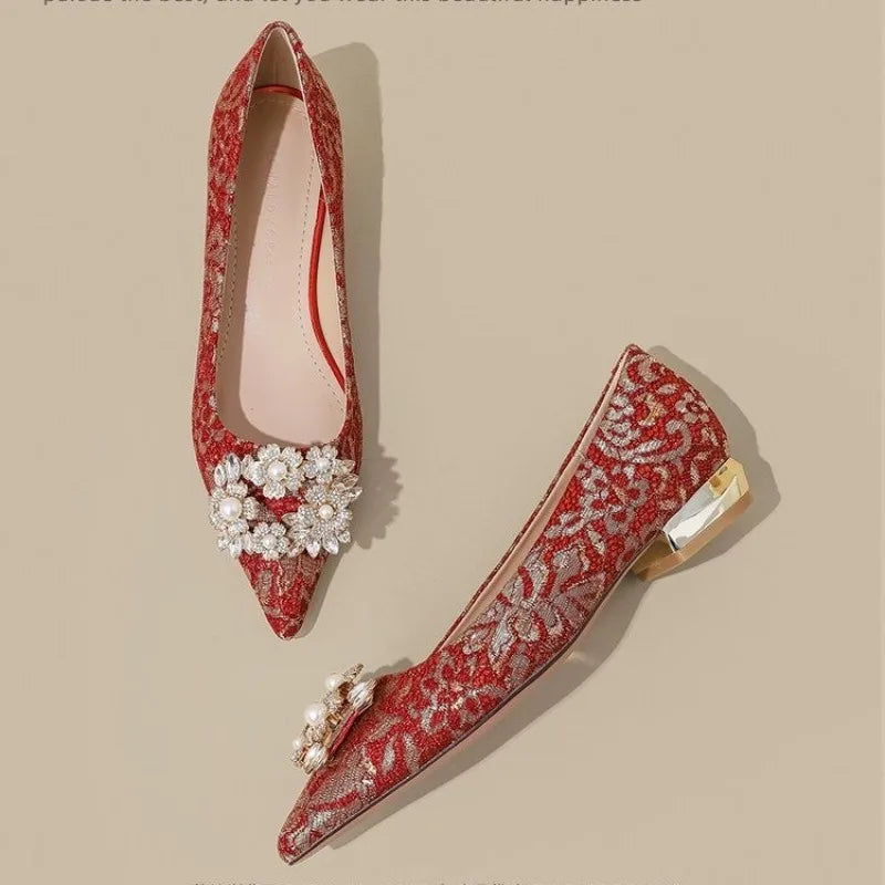 New Fashion Metal Decoration Pointed Shallow Mouth Women's Pumps Sexy Elegant Banquet Wedding High Heels Bridal Shoes