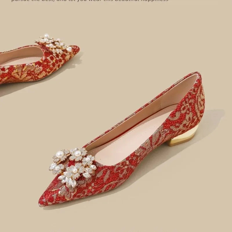 New Fashion Metal Decoration Pointed Shallow Mouth Women's Pumps Sexy Elegant Banquet Wedding High Heels Bridal Shoes