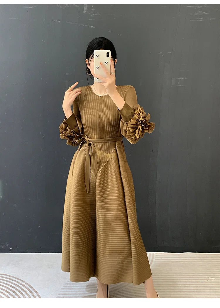 LANMREM Tie Flower Lantern Sleeve Pleated Women's Dress 2026 Spring New Lace Up Waist Design Round Collar Elastic Cloth 2DB6619